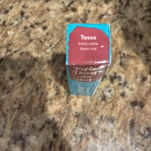 Thrive Causemetics Triple Threat Color Stick‎ TESSA berry Matte
